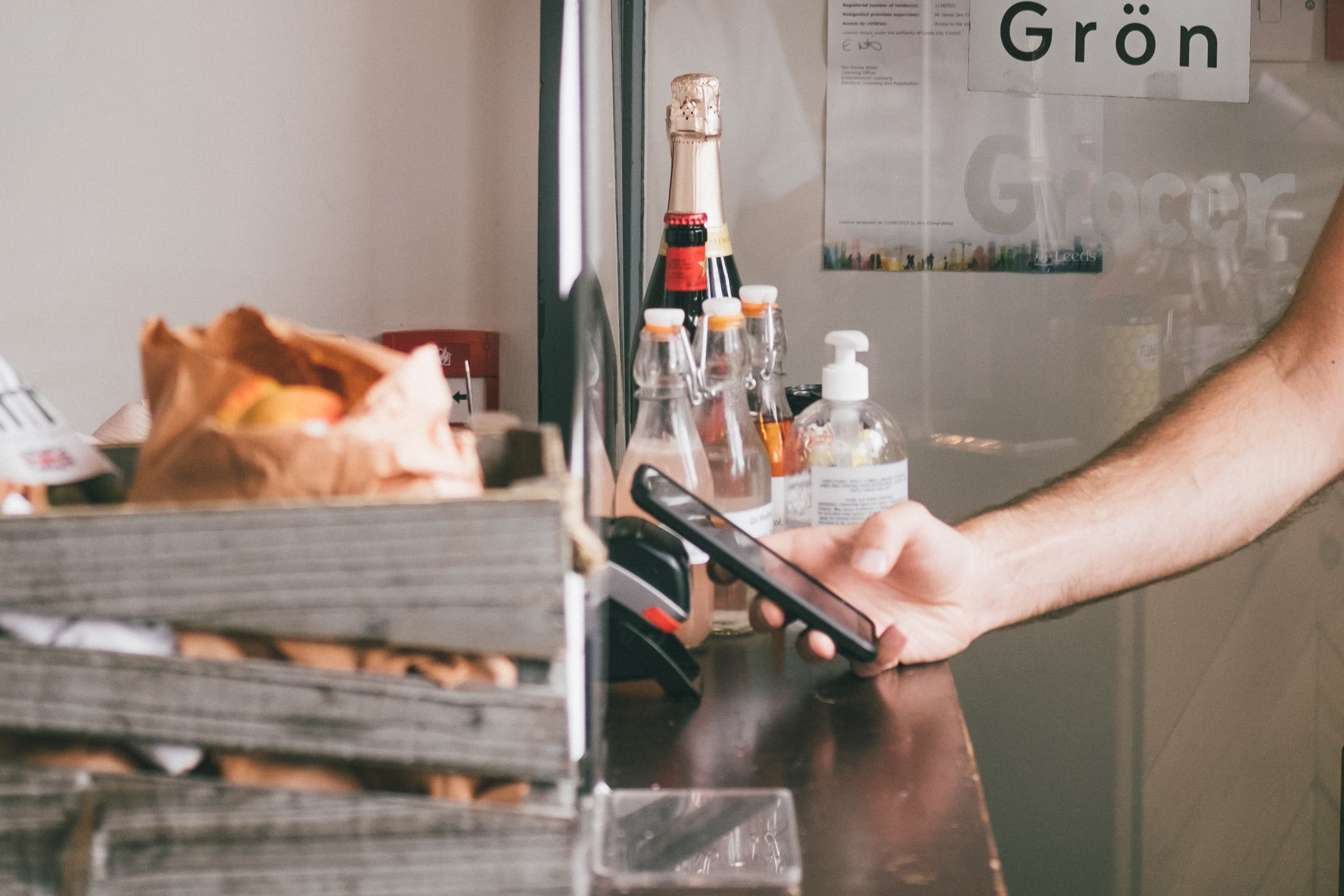 Bezahlung bei Abholung im Shop, Quelle: Unsplash